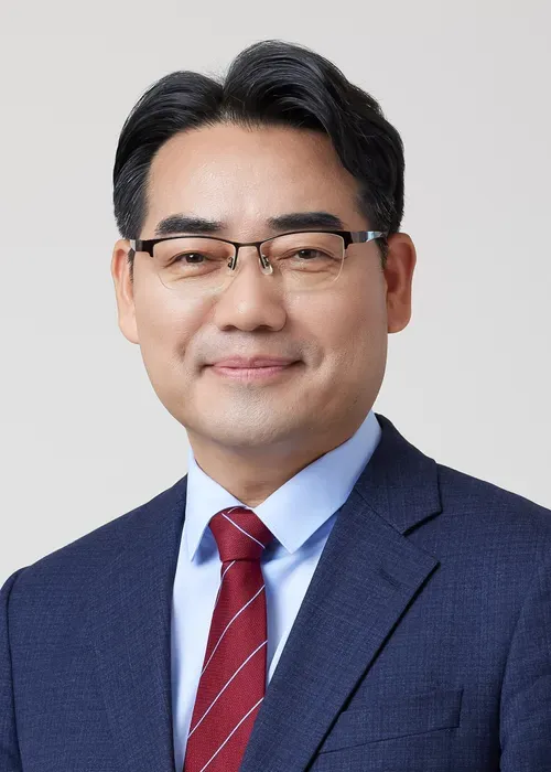 공무원, 정치인, (전직)국회의원인 이성권의 대표 이미지