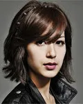 화제인물인 푸니타 바자즈의 대표 이미지