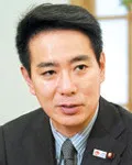 정치인인 마에하라 세이지의 대표 이미지