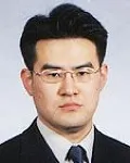 검사, (전직)변호사인 김형근의 대표 이미지