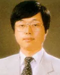 대학교수인 정춘수의 대표 이미지