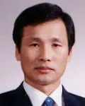 (전직)대학교수인 표용태의 대표 이미지