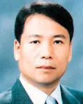 대학교수인 정효운의 대표 이미지