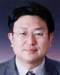 대학교수인 김준섭의 대표 이미지