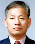 신문인인 최옥수의 대표 이미지