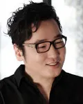 작곡가, 가수인 윤일상의 대표 이미지