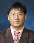 대학교수인 윤한경의 대표 이미지