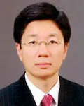 별정직공무원, (전직)신문기자인 조용의 대표 이미지