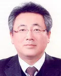 대학교수인 윤기용의 대표 이미지