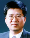 변호사, (전직)판사인 김치중의 대표 이미지