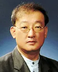 대학교수인 이동건의 대표 이미지