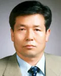 (전직)관리공단인, (전직)행정공무원인 김돈희의 대표 이미지