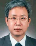 판사인 최윤성의 대표 이미지