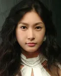 모델인 신영의 대표 이미지