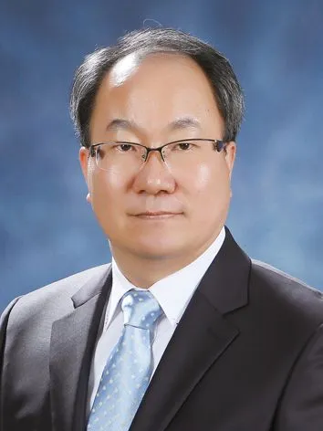 대학교수인 장기용의 대표 이미지