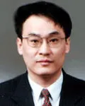 대학교수인 윤민우의 대표 이미지