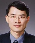 변호사인 윤복남의 대표 이미지