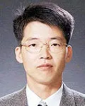 변호사인 여영학의 대표 이미지