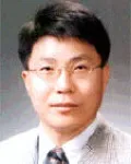대학교수인 손홍규의 대표 이미지