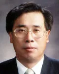 교육기관단체인, (전직)대학교수인 김태보의 대표 이미지
