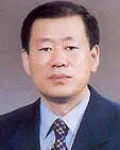 (전직)대학교수인 윤진호의 대표 이미지