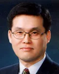 행정공무원, (전직)변호사인 이철진의 대표 이미지
