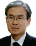 신문기자인 방형남의 대표 이미지