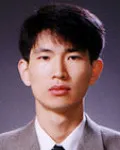 판사인 신용호의 대표 이미지