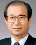 (전직)대학총장, (전직)대학교수인 신극범의 대표 이미지