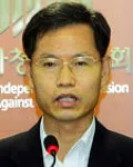 행정공무원인 정기창의 대표 이미지