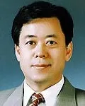 (전직)대학교수, (전직)대학총장인 심윤종의 대표 이미지
