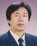 개방직공무원, (전직)대학교수인 조용기의 대표 이미지