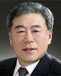 정당인, 대학교수인 윤순갑의 대표 이미지