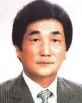 (전직)대학교수인 윤근섭의 대표 이미지