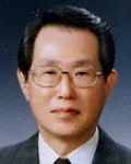 대학교수인 윤우곤의 대표 이미지