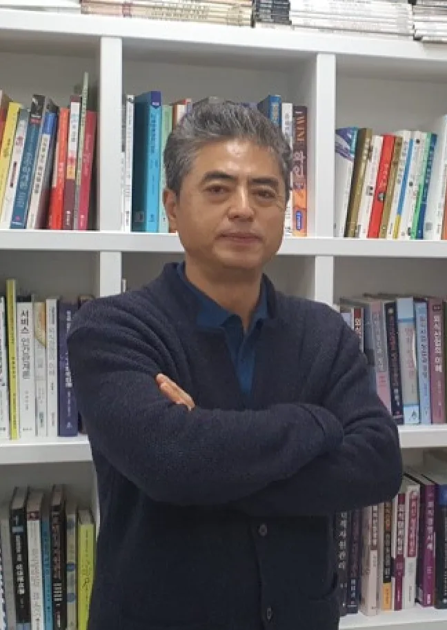 대학교수인 채동진의 대표 이미지