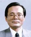 문학평론가, 대학교수, (전직)대학총장인 윤홍로의 대표 이미지