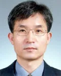 연구인인 윤덕룡의 대표 이미지