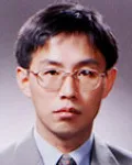 대학교수인 송기한의 대표 이미지