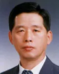 (전직)개방직공무원, (전직)대학교수, (전직)행정공무원인 이헌석의 대표 이미지