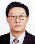 (전직)대학교수, (전직)연구인인 이정식의 대표 이미지