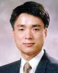 대학교수인 목형수의 대표 이미지