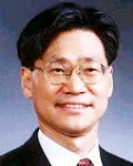 대학교수, (전직)연구인인 정용덕의 대표 이미지