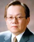 (전직)경제기관단체인, (전직)국영기업인, (전직)대학학장인 정재룡의 대표 이미지