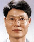 대학교수인 정충교의 대표 이미지