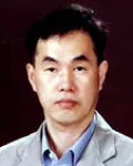 대학교수인 오억수의 대표 이미지