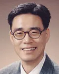 변호사, (전직)검사인 최영운의 대표 이미지
