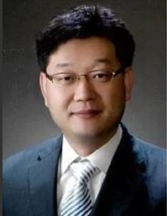 삼성전자 법무실 부사장, (전직) 검사, (전직) 변호사인 홍기채의 대표 이미지