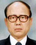 시인, 문학평론가, 대학교수인 최홍규의 대표 이미지
