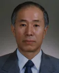 (전직)일반외과의사, (전직)대학교수인 최용만의 대표 이미지